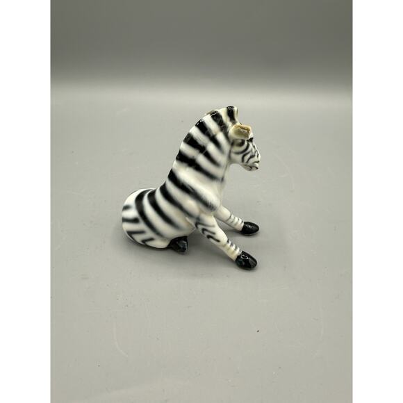 Vintage Ceramic Zebra Figurine Sitting Pose Black White Striped 3.5” - Picture 3 of 7
